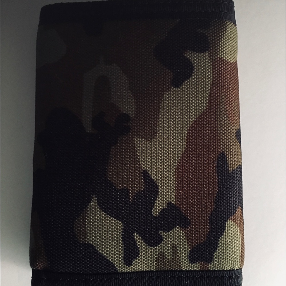 Tucker + Tate Camouflage Velcro Wallet  | Salmon color zipper pocket |Trifold